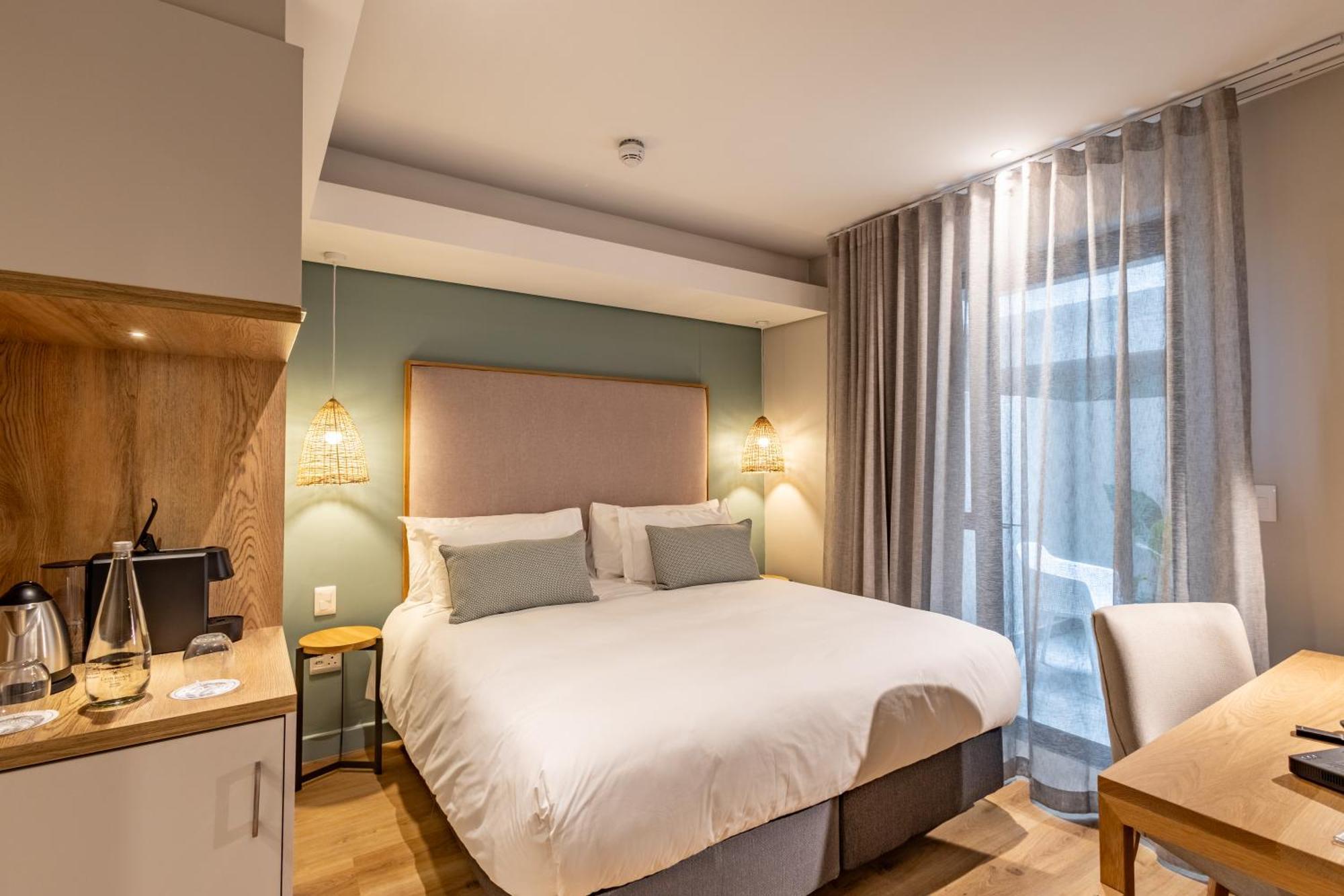 Plett Quarter Hotel - Lion Roars Hotels & Lodges Plettenbergbaai Buitenkant foto