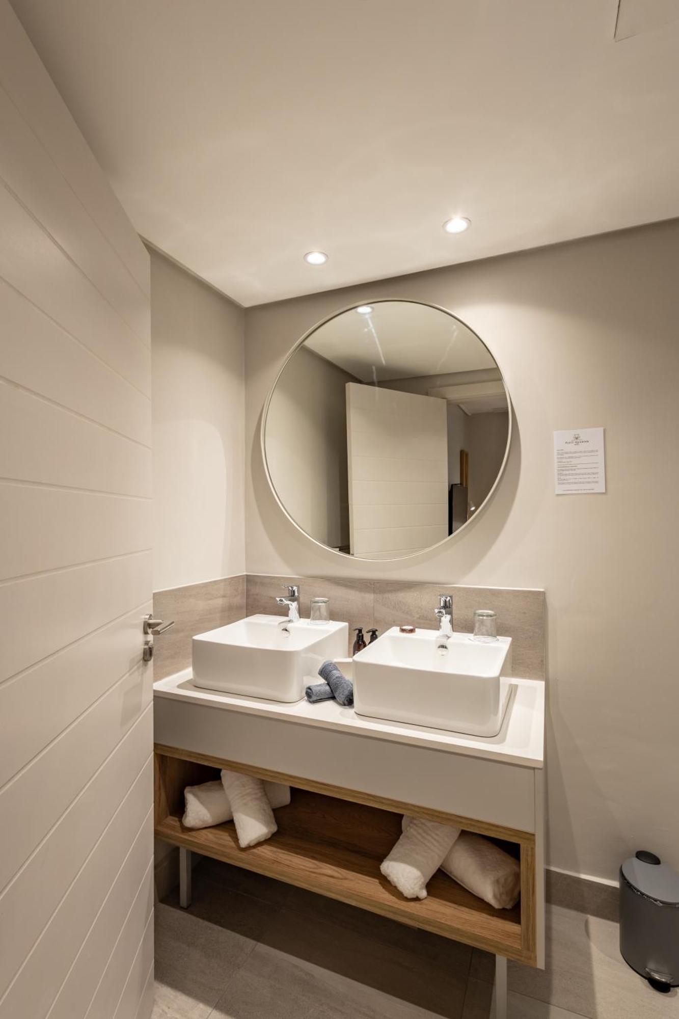 Plett Quarter Hotel - Lion Roars Hotels & Lodges Plettenbergbaai Buitenkant foto