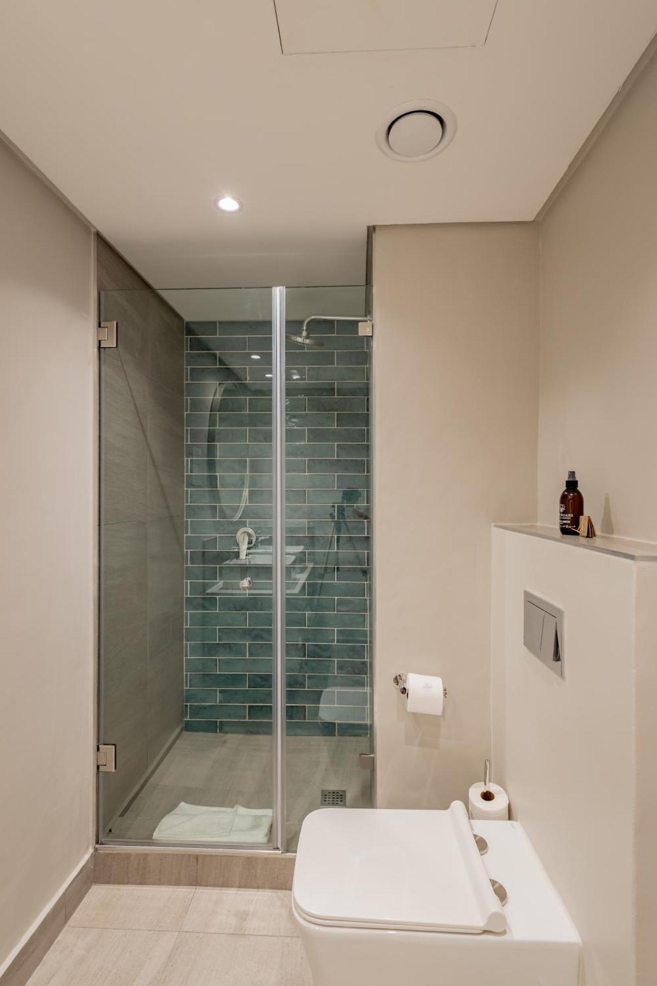 Plett Quarter Hotel - Lion Roars Hotels & Lodges Plettenbergbaai Buitenkant foto