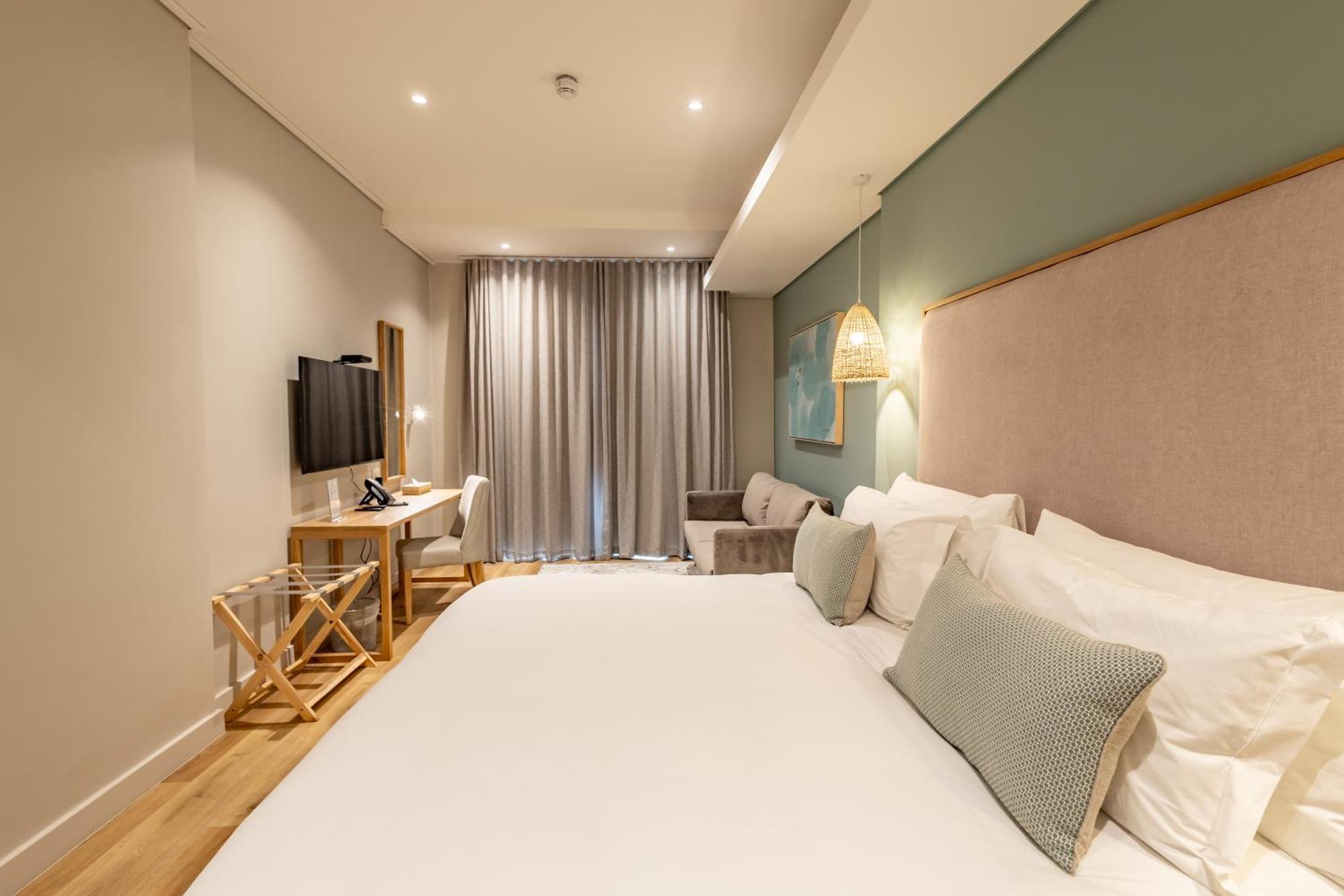 Plett Quarter Hotel - Lion Roars Hotels & Lodges Plettenbergbaai Kamer foto